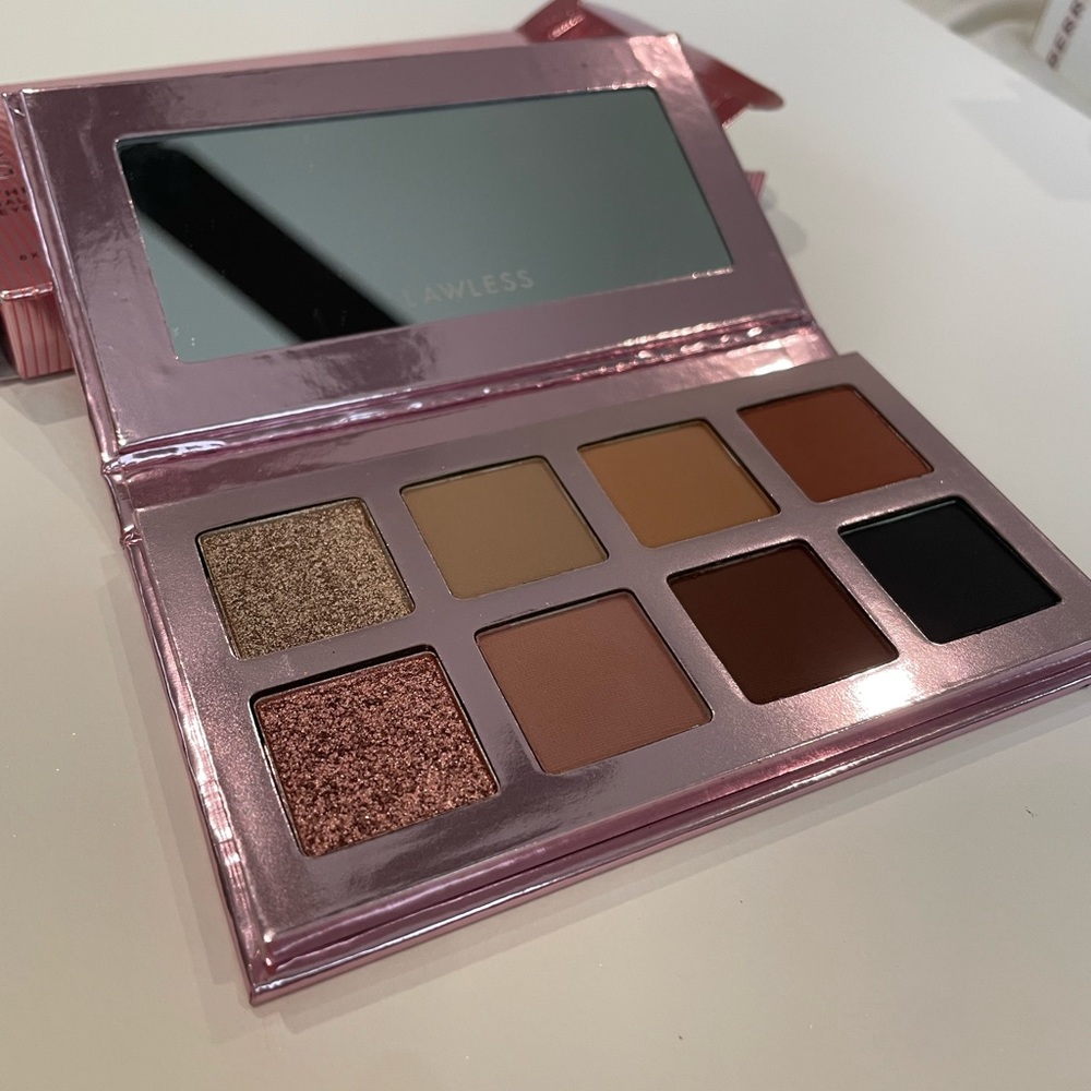 Never used lawless the one eyeshadow palette